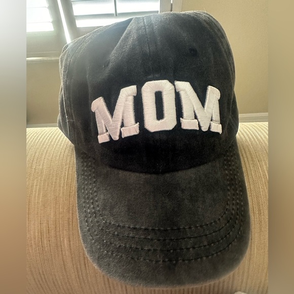 Mom hat - Picture 5 of 5